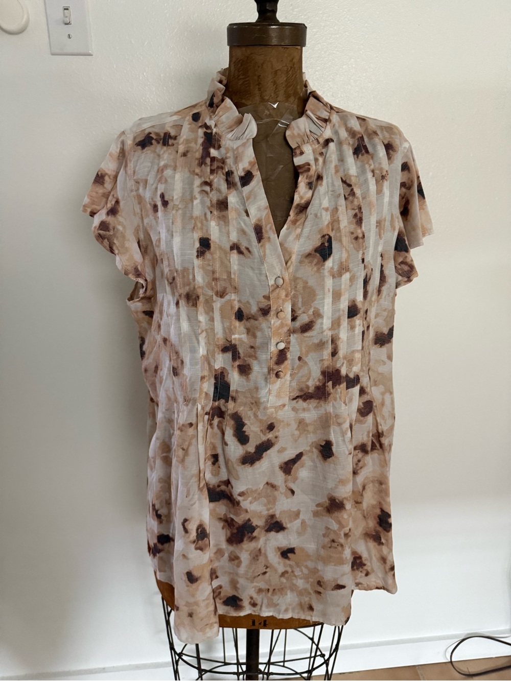 Women's Soft Ruffle V-Neck Blouse in Beige Brown Print